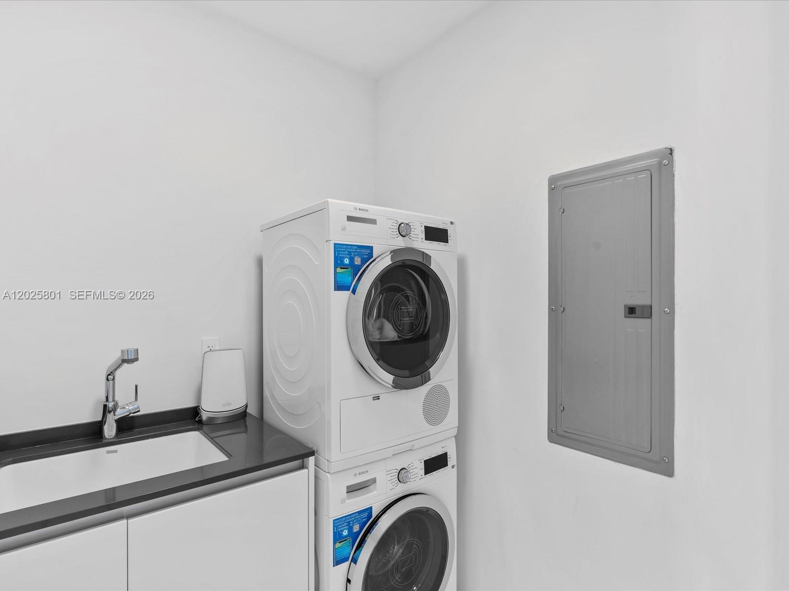300 Biscayne Boulevard Way #4502E, Miami FL 33131