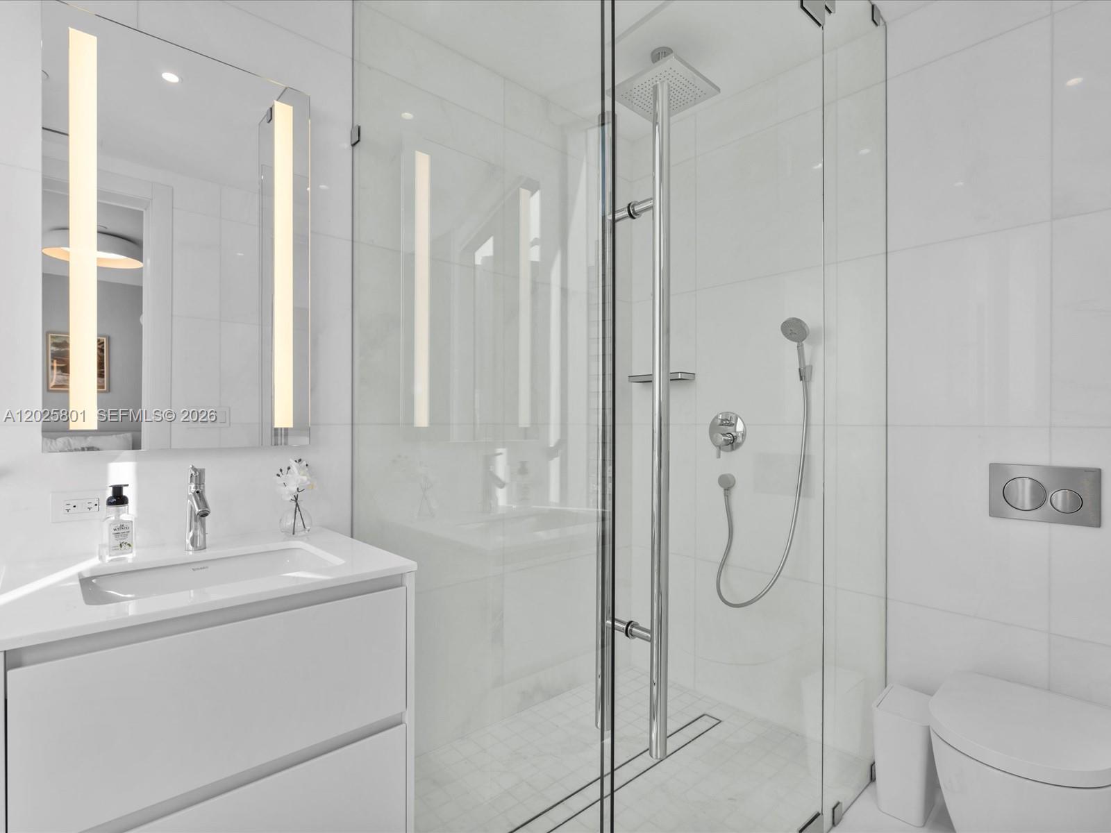 300 Biscayne Boulevard Way #4502E, Miami FL 33131