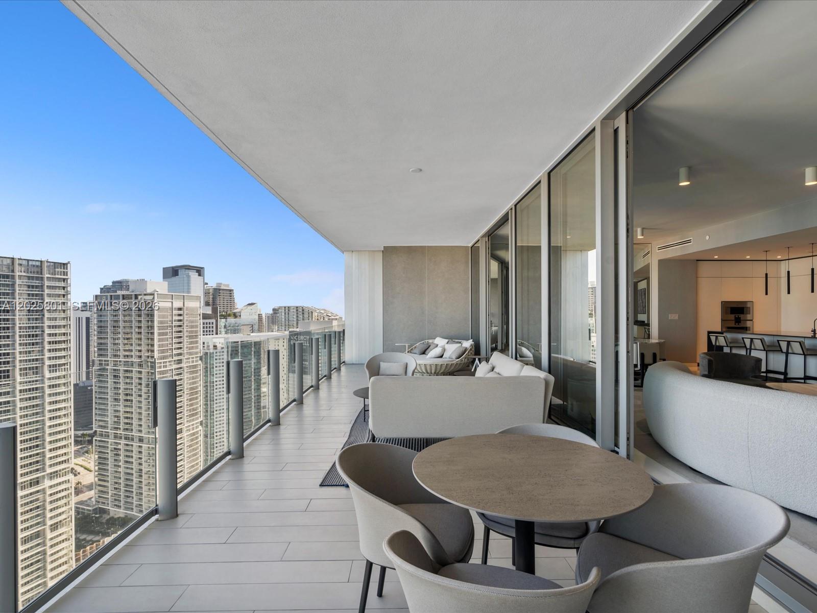 300 Biscayne Boulevard Way #4502E, Miami FL 33131