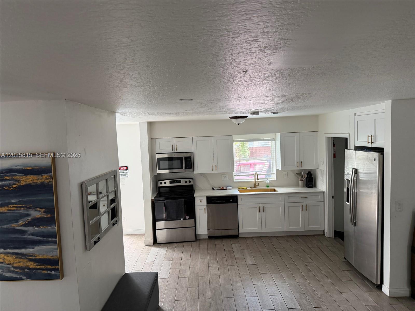 19640 Lenaire Dr, Cutler Bay FL 33157