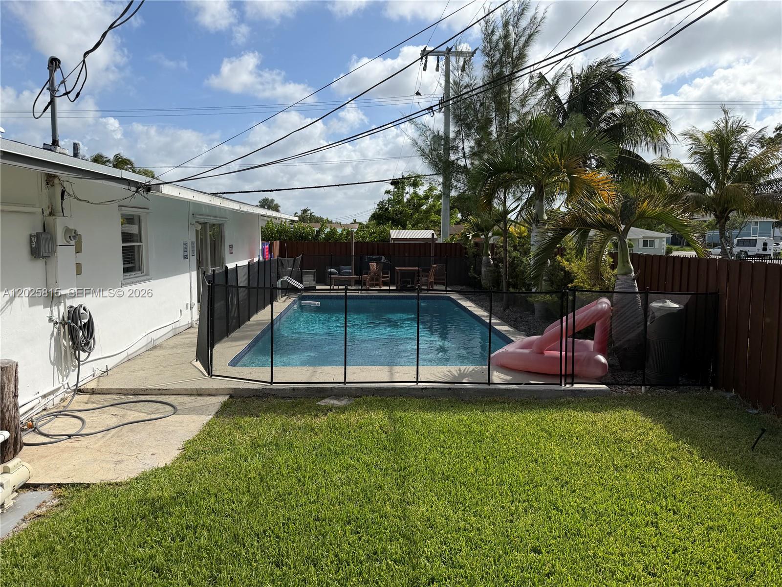 19640 Lenaire Dr, Cutler Bay FL 33157