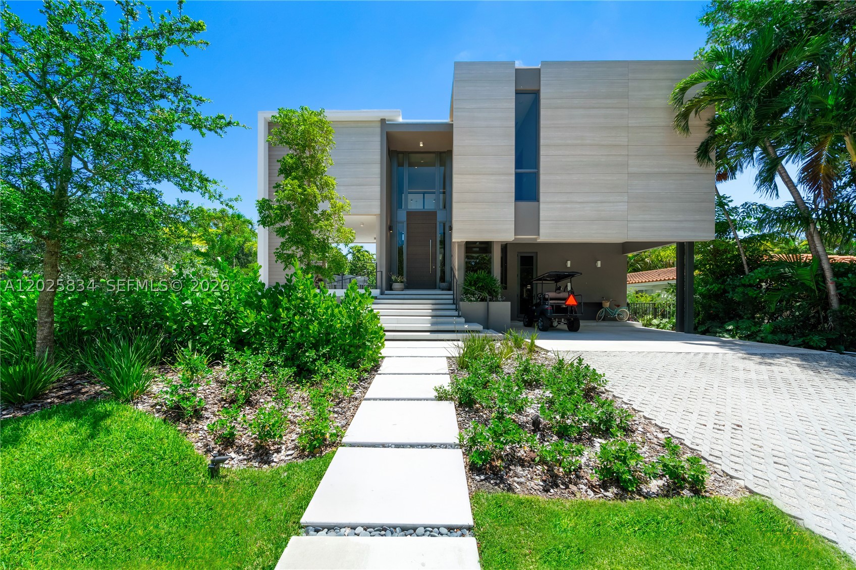 571 Glenridge Rd, Key Biscayne FL 33149