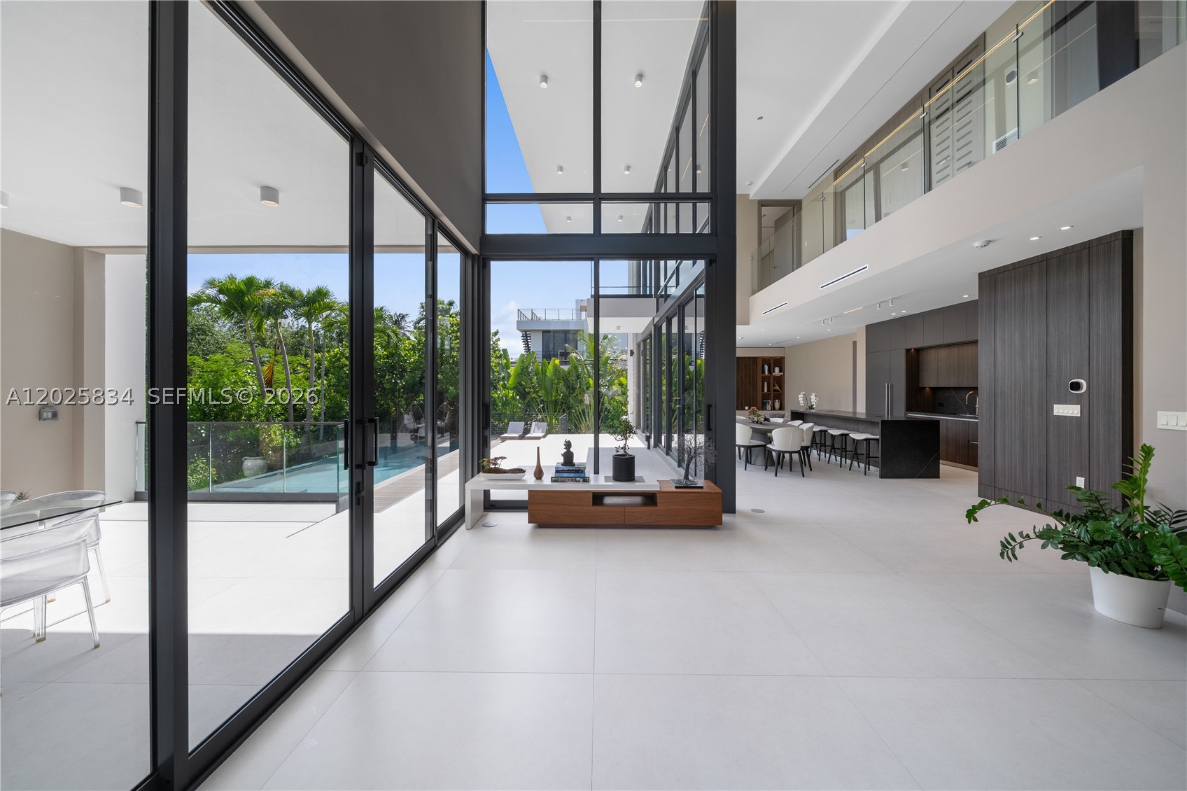 571 Glenridge Rd, Key Biscayne FL 33149