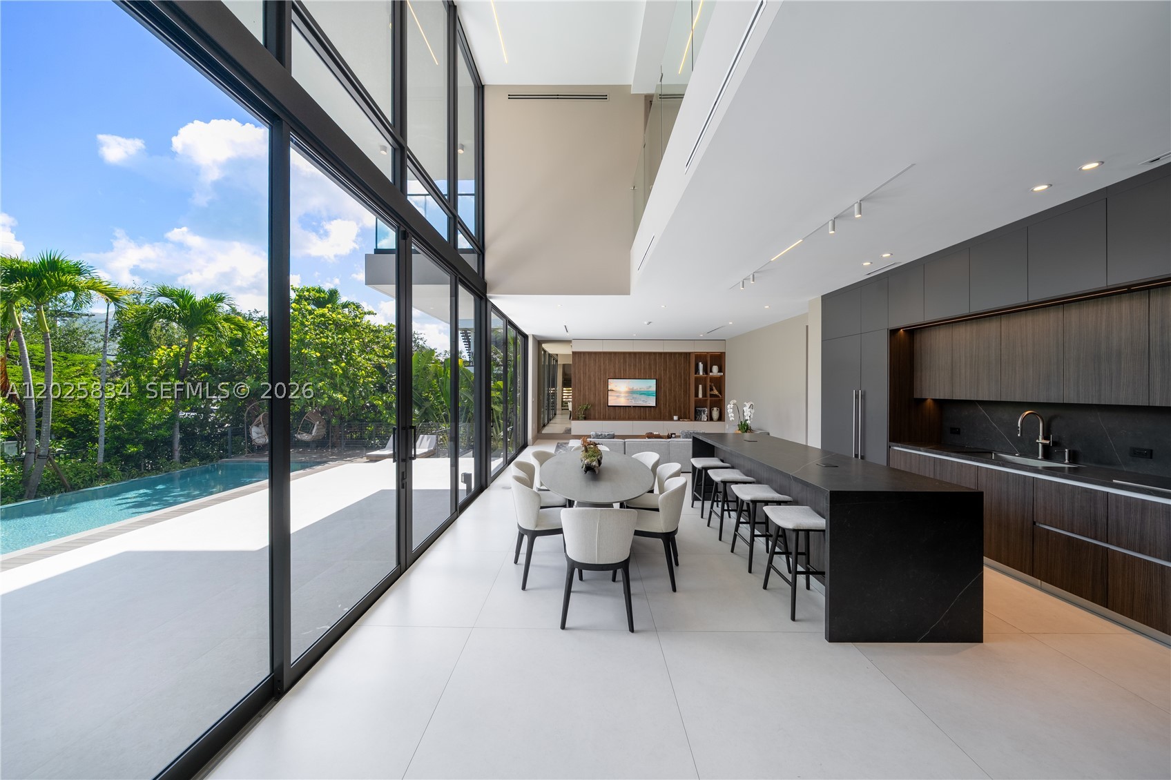571 Glenridge Rd, Key Biscayne FL 33149