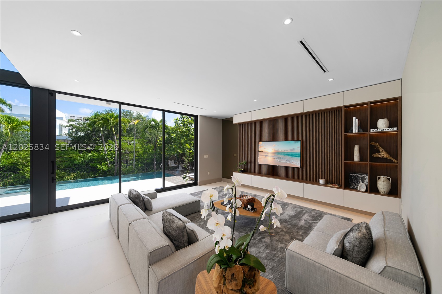 571 Glenridge Rd, Key Biscayne FL 33149