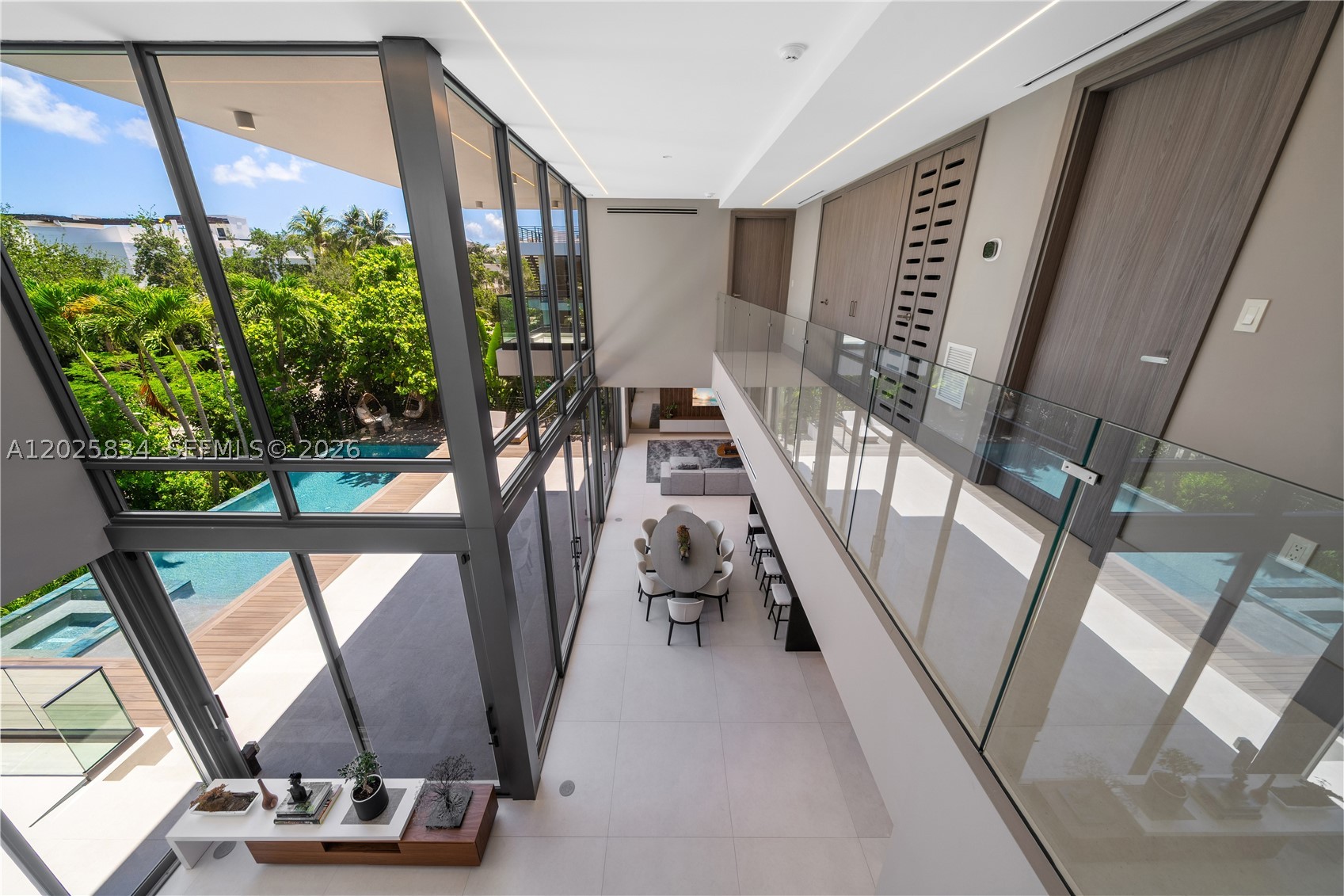 571 Glenridge Rd, Key Biscayne FL 33149