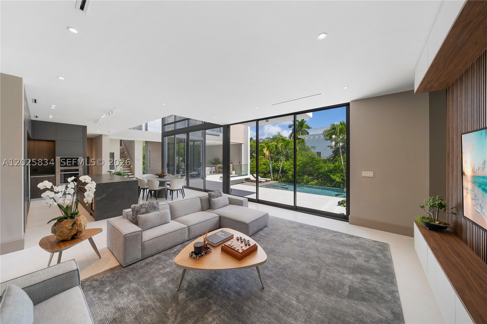 571 Glenridge Rd, Key Biscayne FL 33149