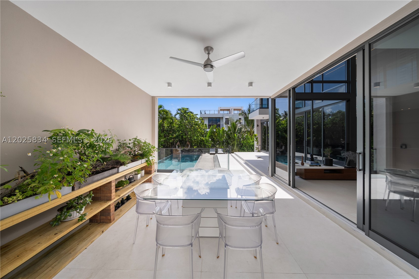 571 Glenridge Rd, Key Biscayne FL 33149