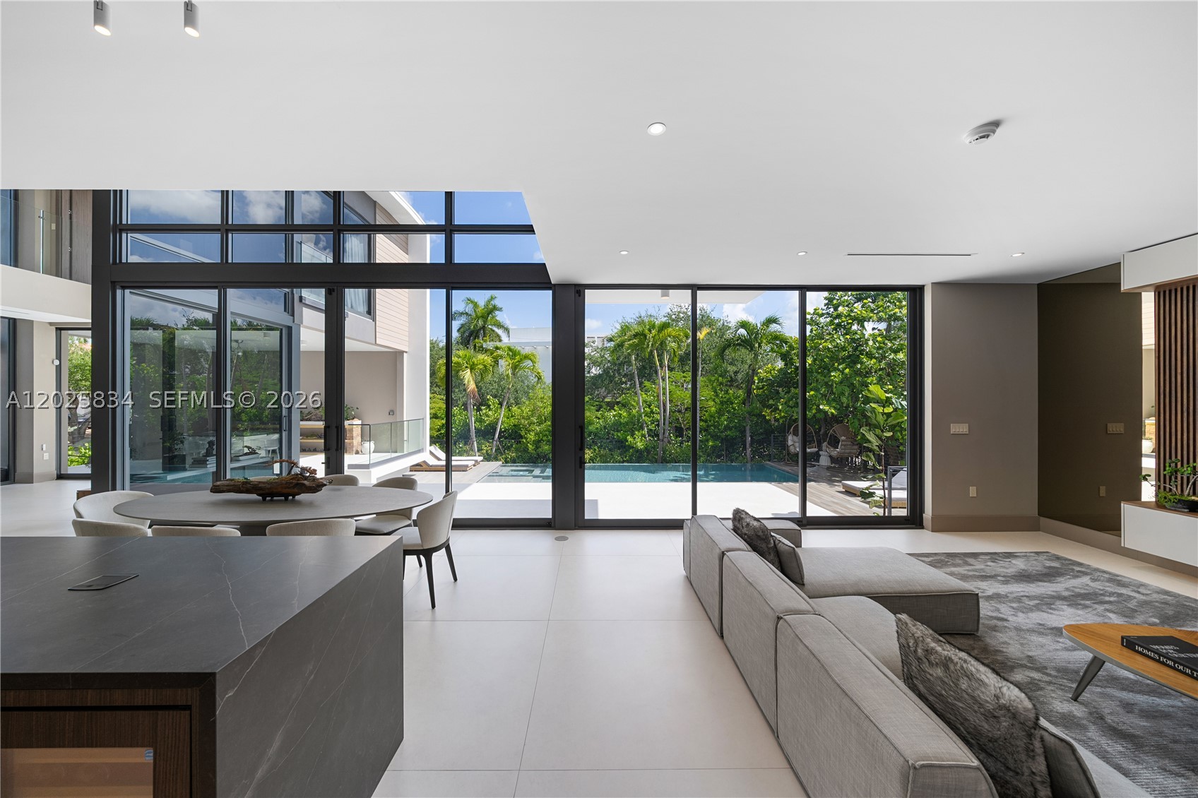 571 Glenridge Rd, Key Biscayne FL 33149