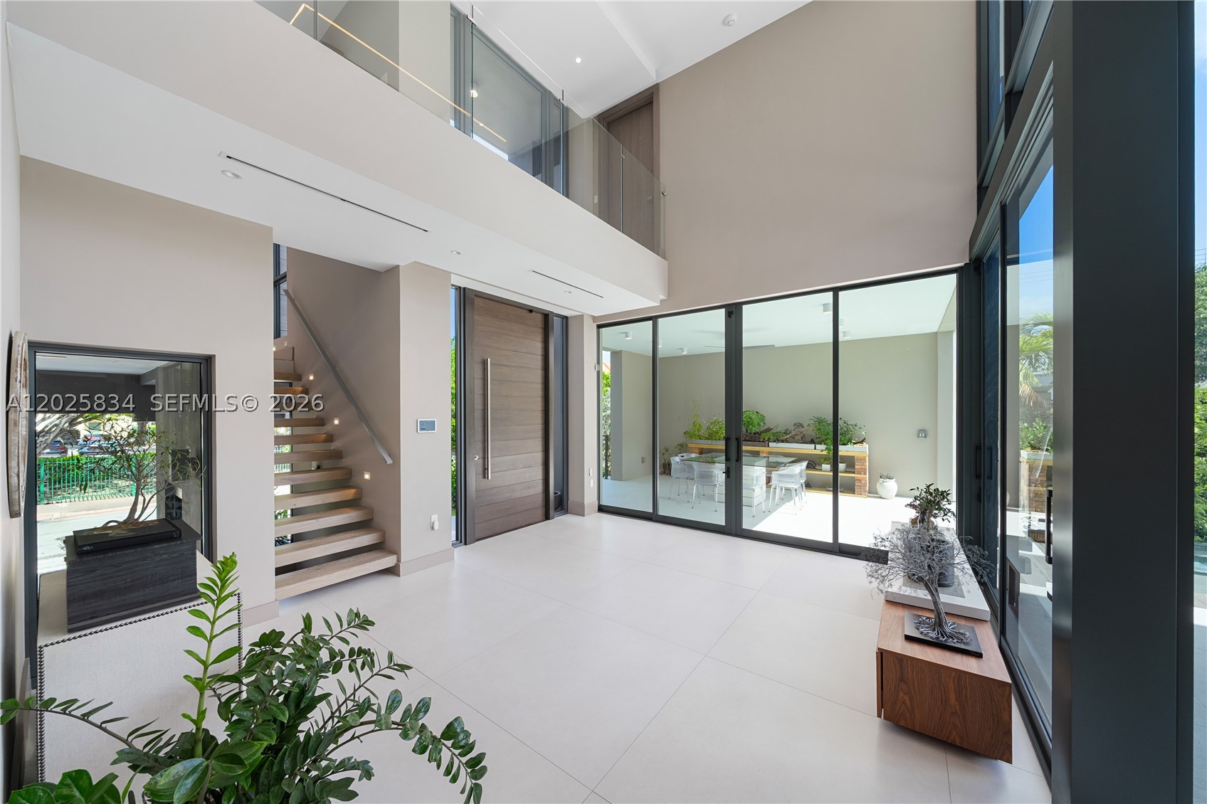 571 Glenridge Rd, Key Biscayne FL 33149