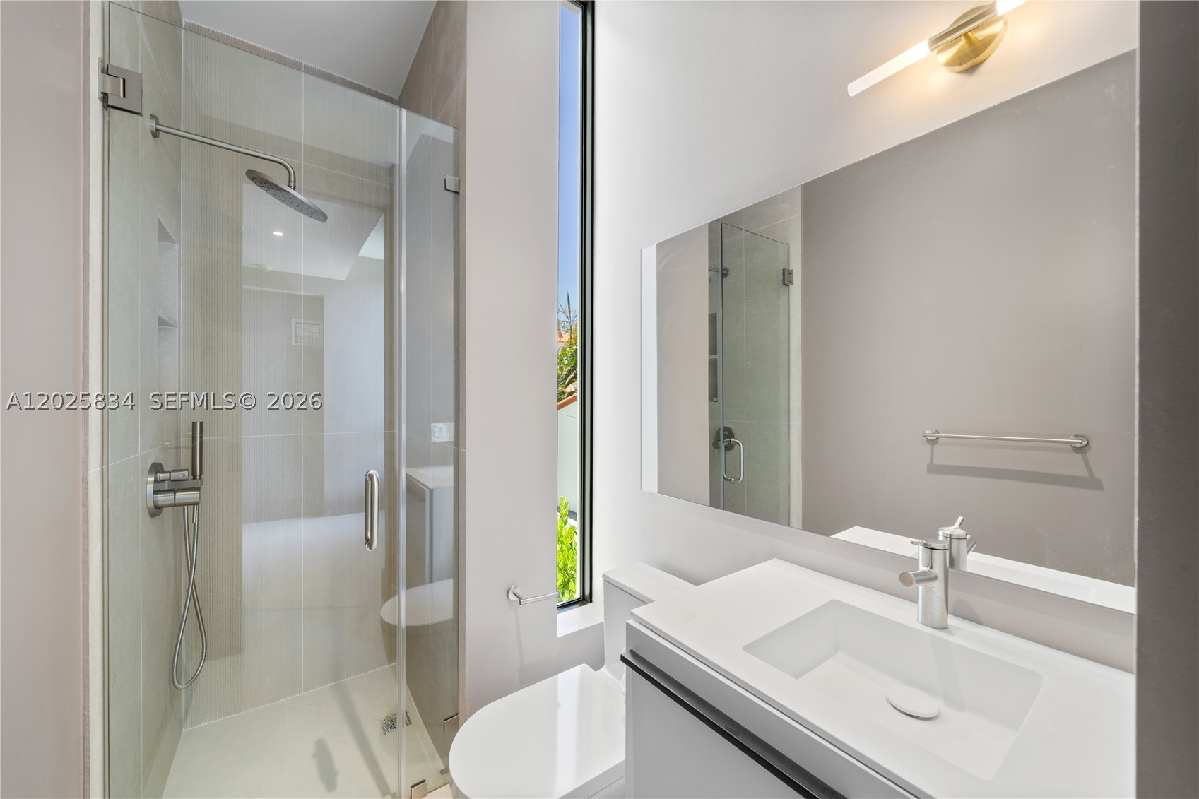 571 Glenridge Rd, Key Biscayne FL 33149