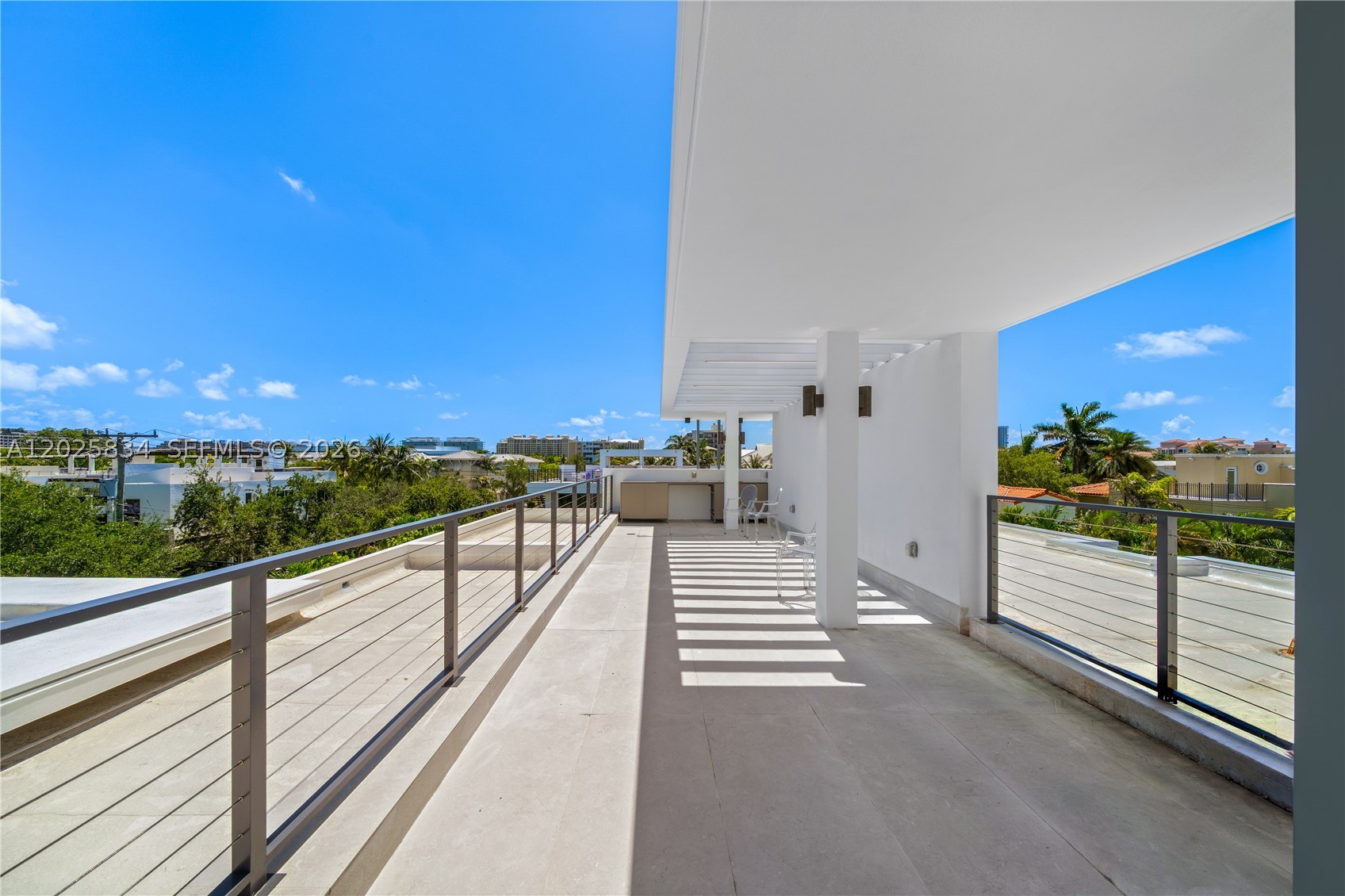 571 Glenridge Rd, Key Biscayne FL 33149