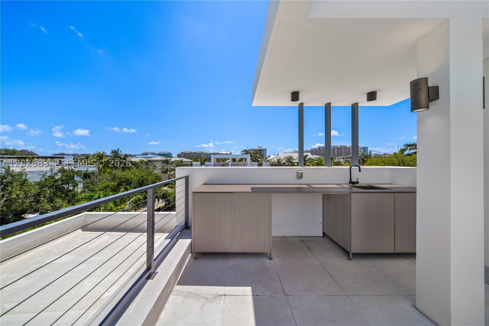 571 Glenridge Rd, Key Biscayne FL 33149
