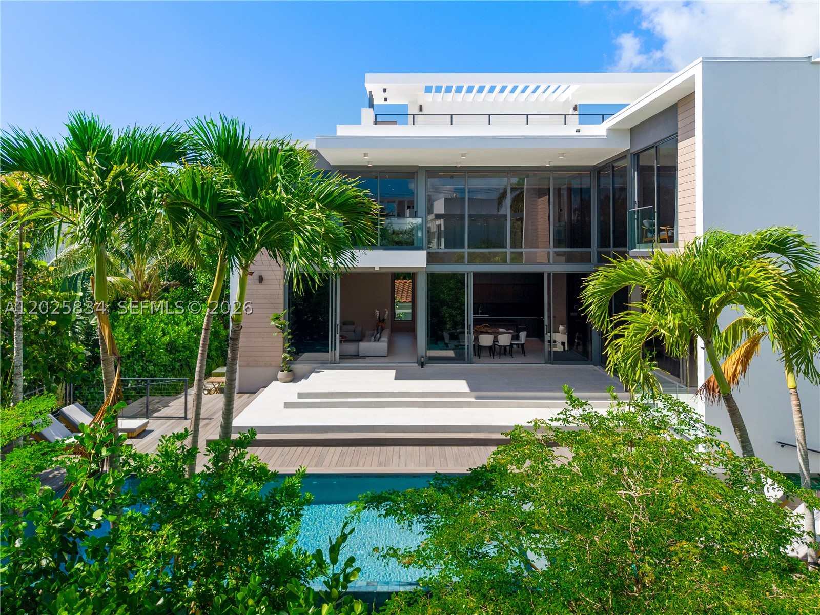 571 Glenridge Rd, Key Biscayne FL 33149
