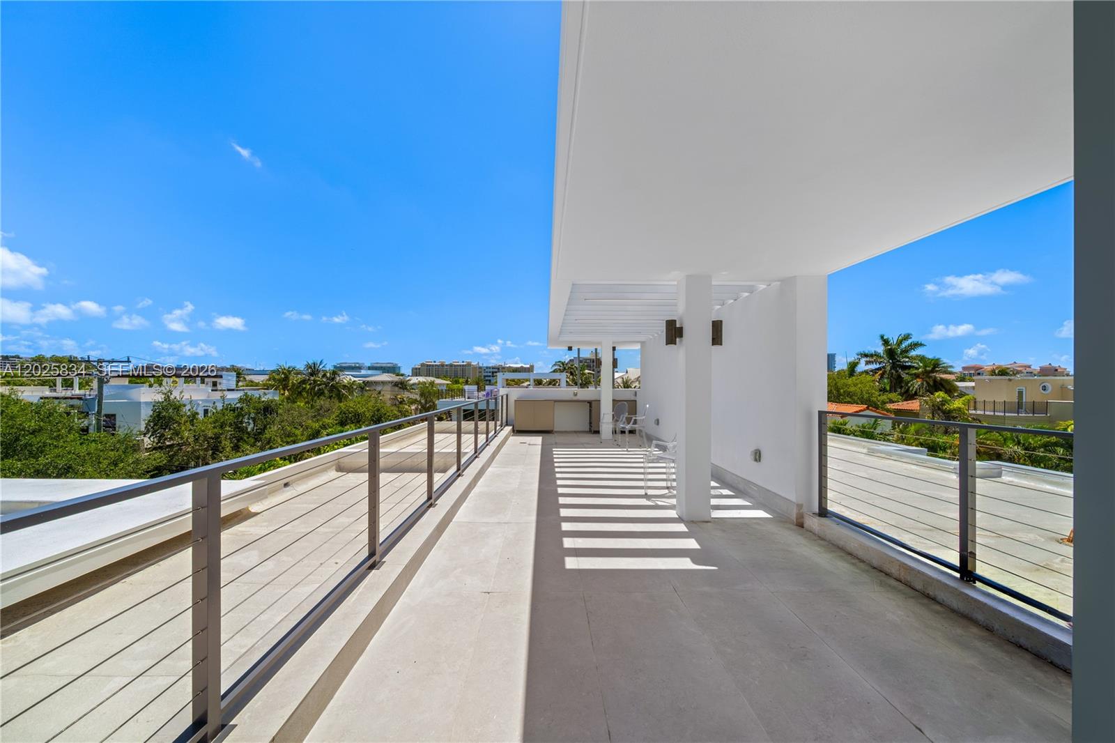 571 Glenridge Rd, Key Biscayne FL 33149
