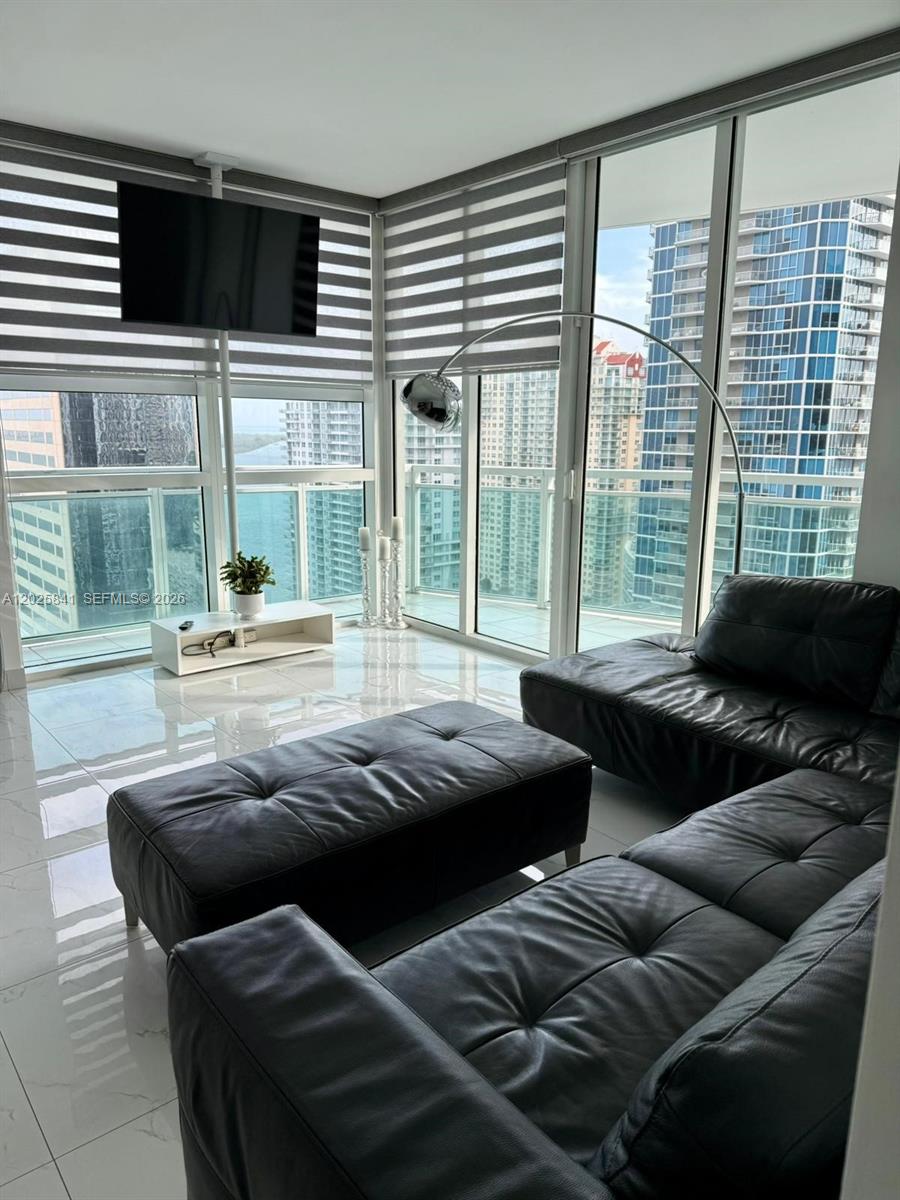951 Brickell Ave #2810, Miami FL 33131