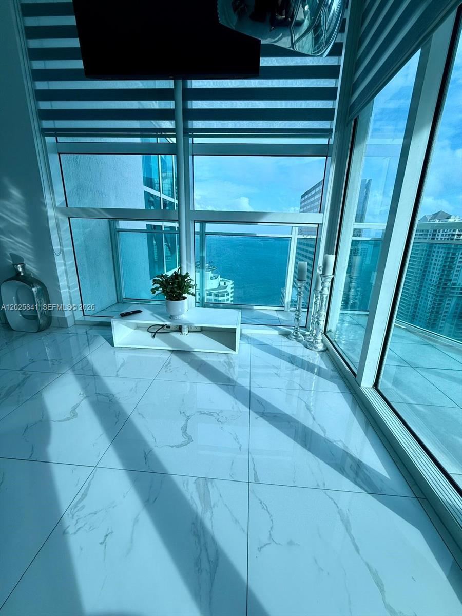 951 Brickell Ave #2810, Miami FL 33131