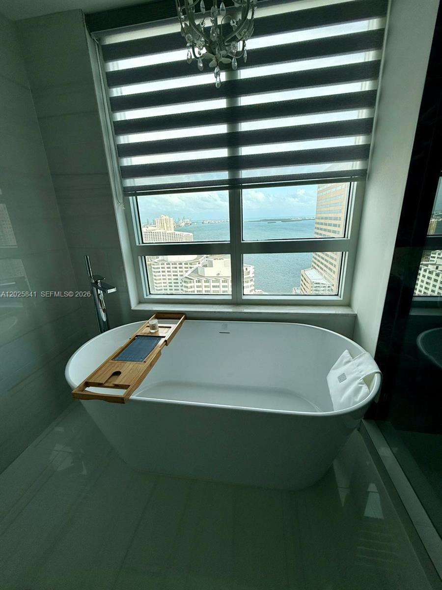 951 Brickell Ave #2810, Miami FL 33131