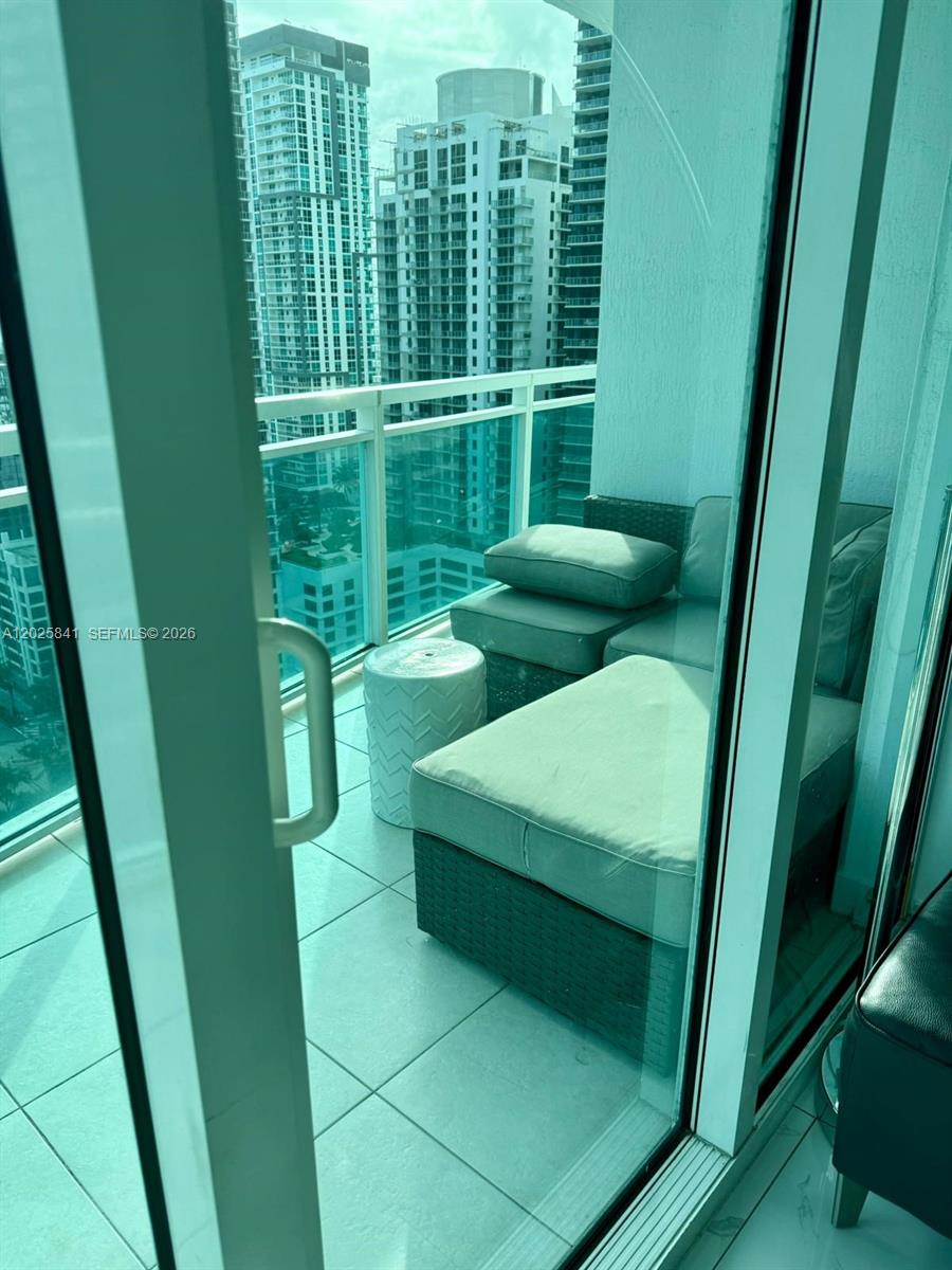951 Brickell Ave #2810, Miami FL 33131