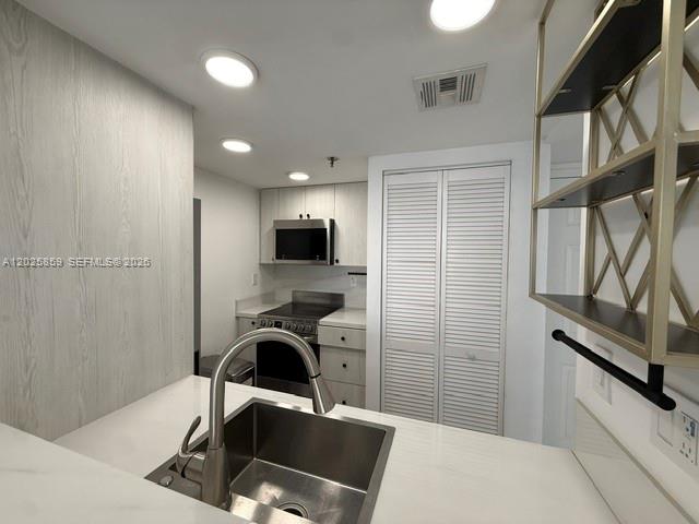 540 Brickell Key Dr #1024, Miami FL 33131