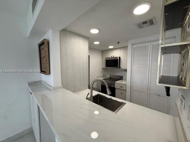 540 Brickell Key Dr #1024, Miami FL 33131
