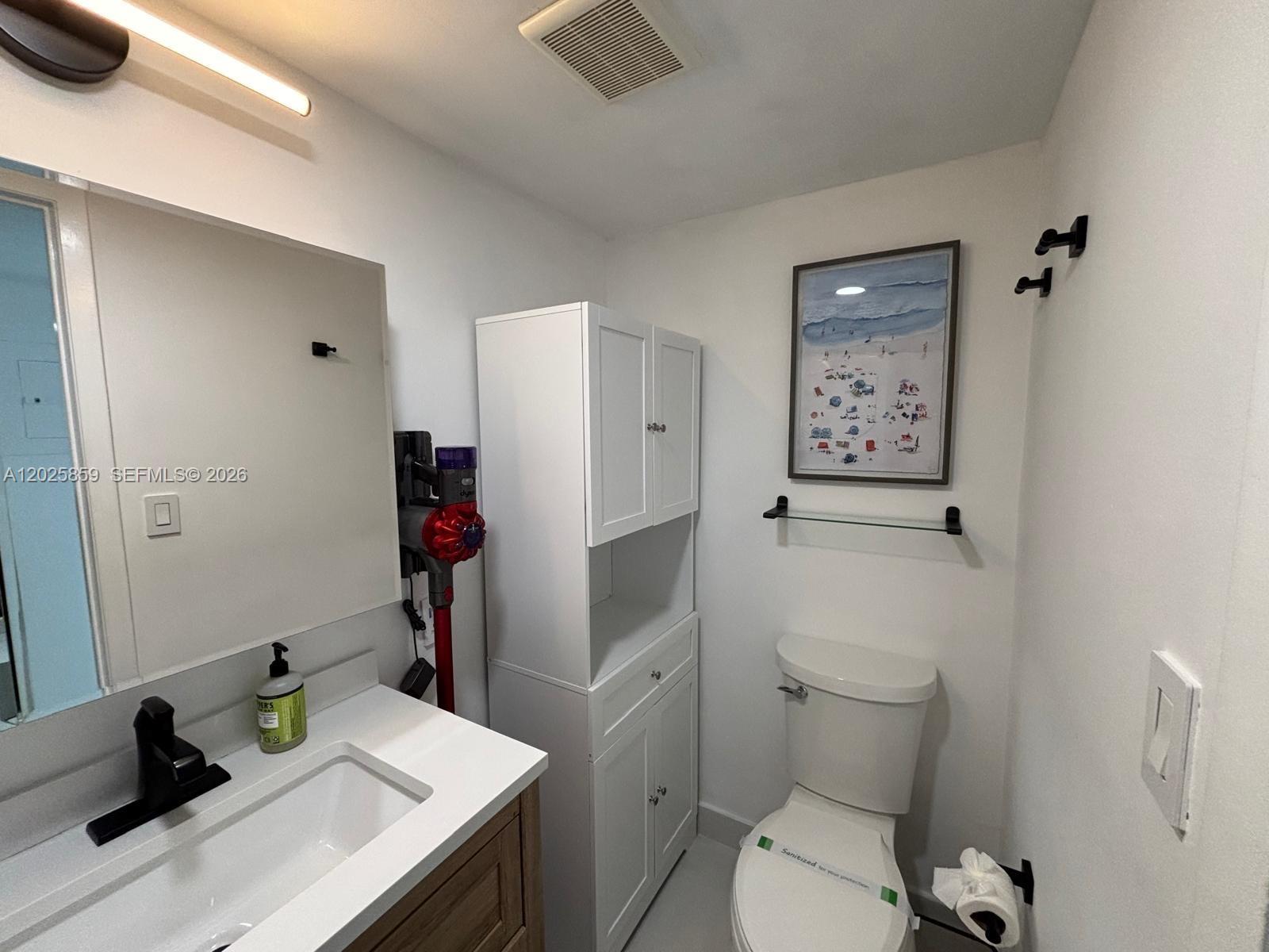 540 Brickell Key Dr #1024, Miami FL 33131