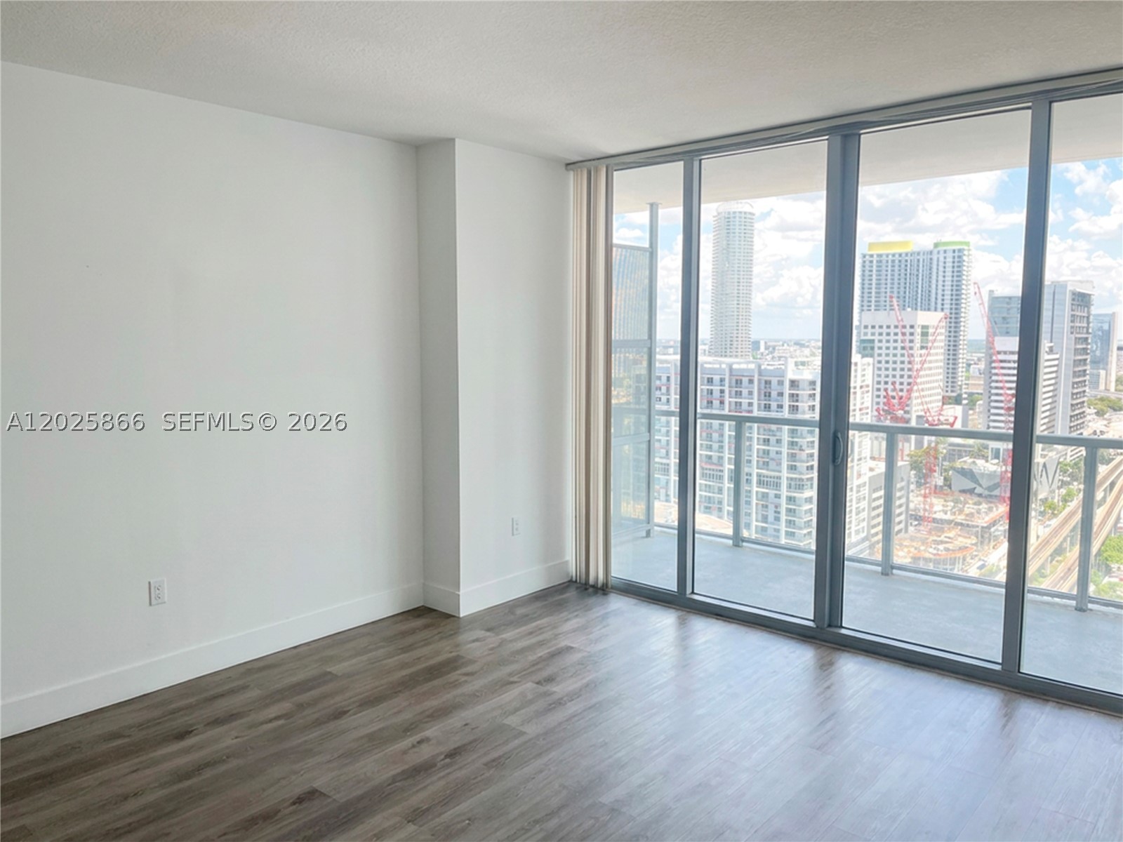 79 SW 12 ST #2911-S, Miami FL 33130