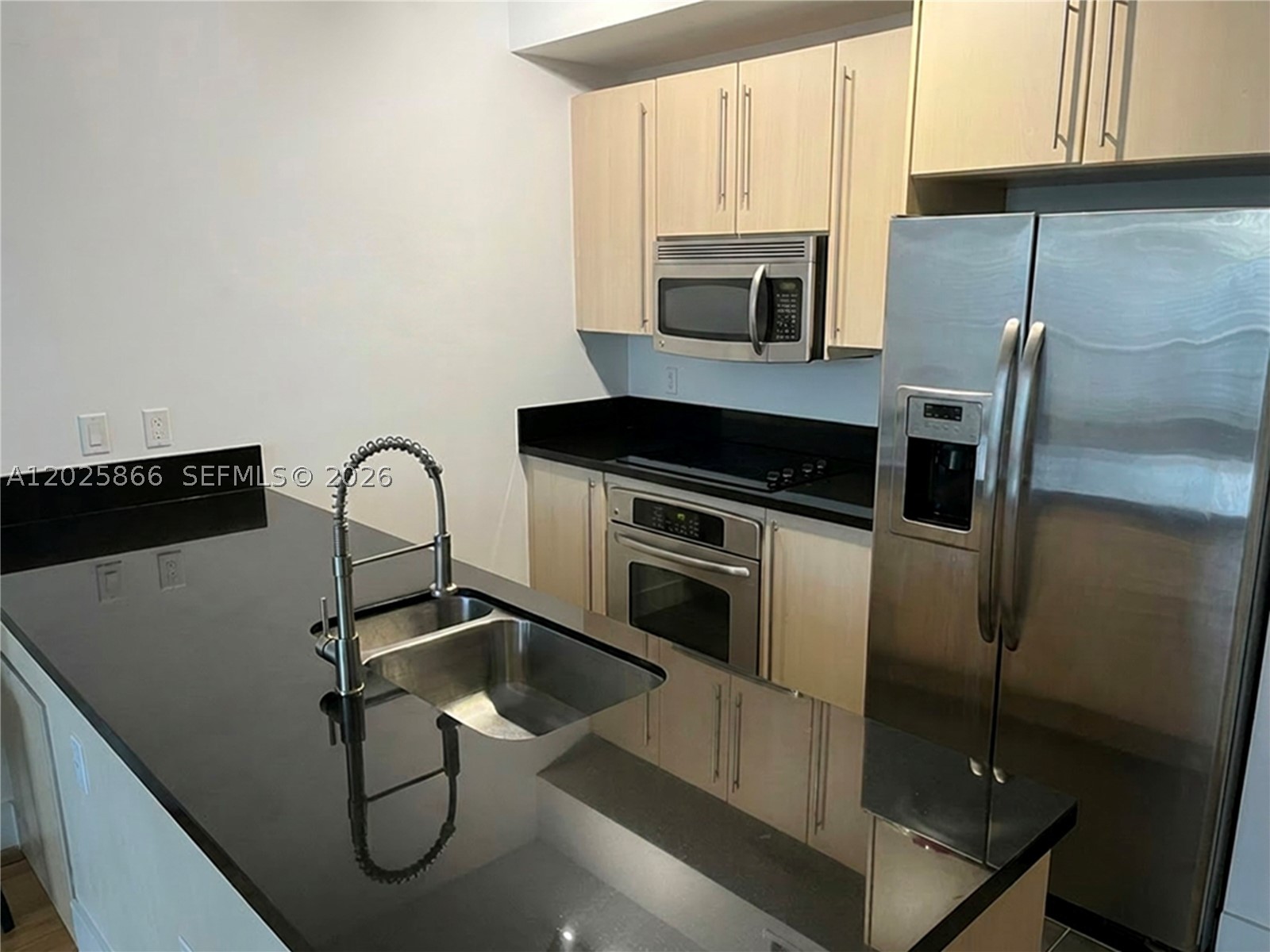 79 SW 12 ST #2911-S, Miami FL 33130
