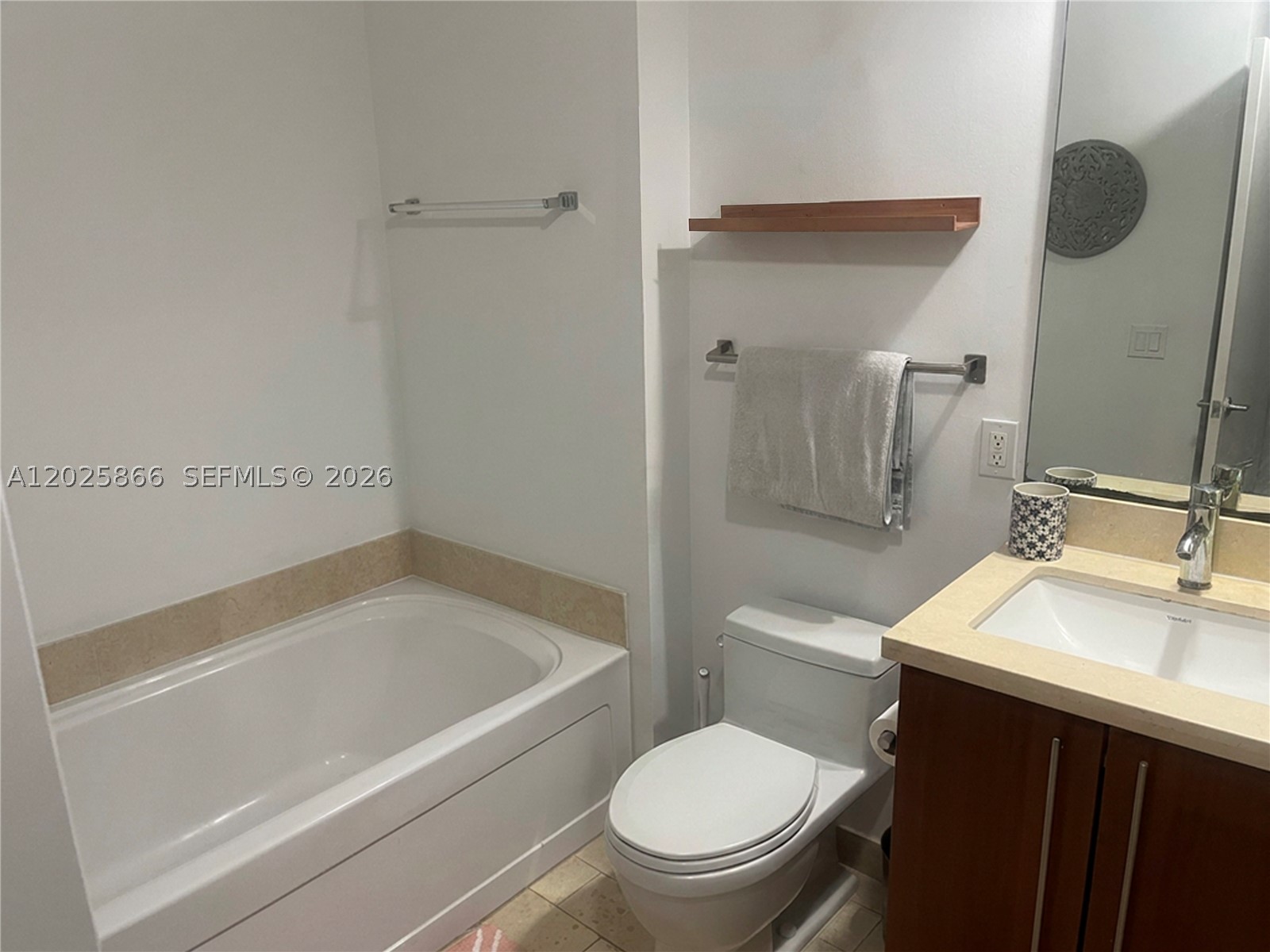79 SW 12 ST #2911-S, Miami FL 33130