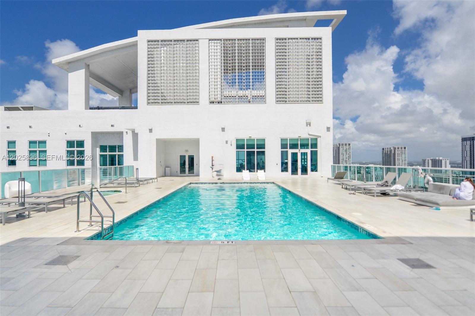 133 NE 2nd Ave #1512, Miami FL 33132