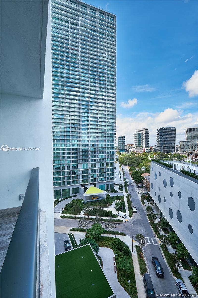 650 NE 32nd St #1208, Miami FL 33137