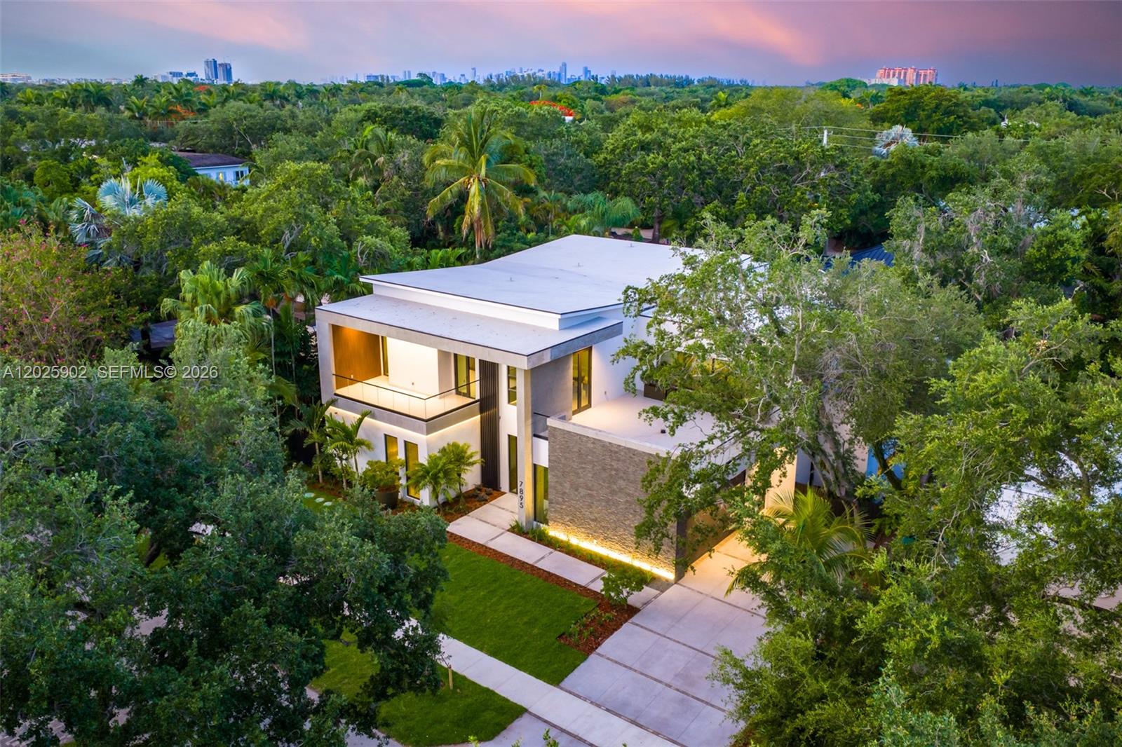 7895 SW 52nd Ct, Miami FL 33143