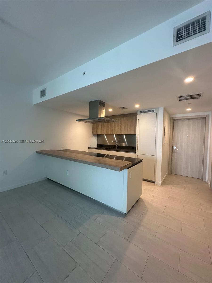 1000 Brickell #2014, Miami FL 33131
