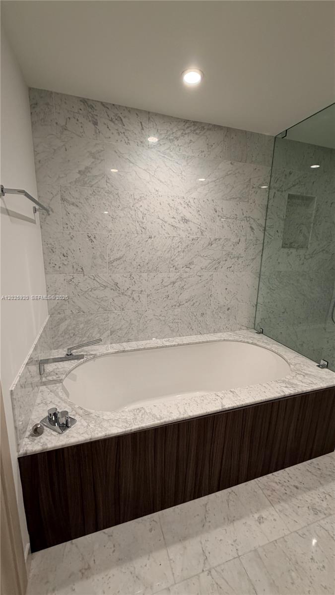 1000 Brickell #2014, Miami FL 33131