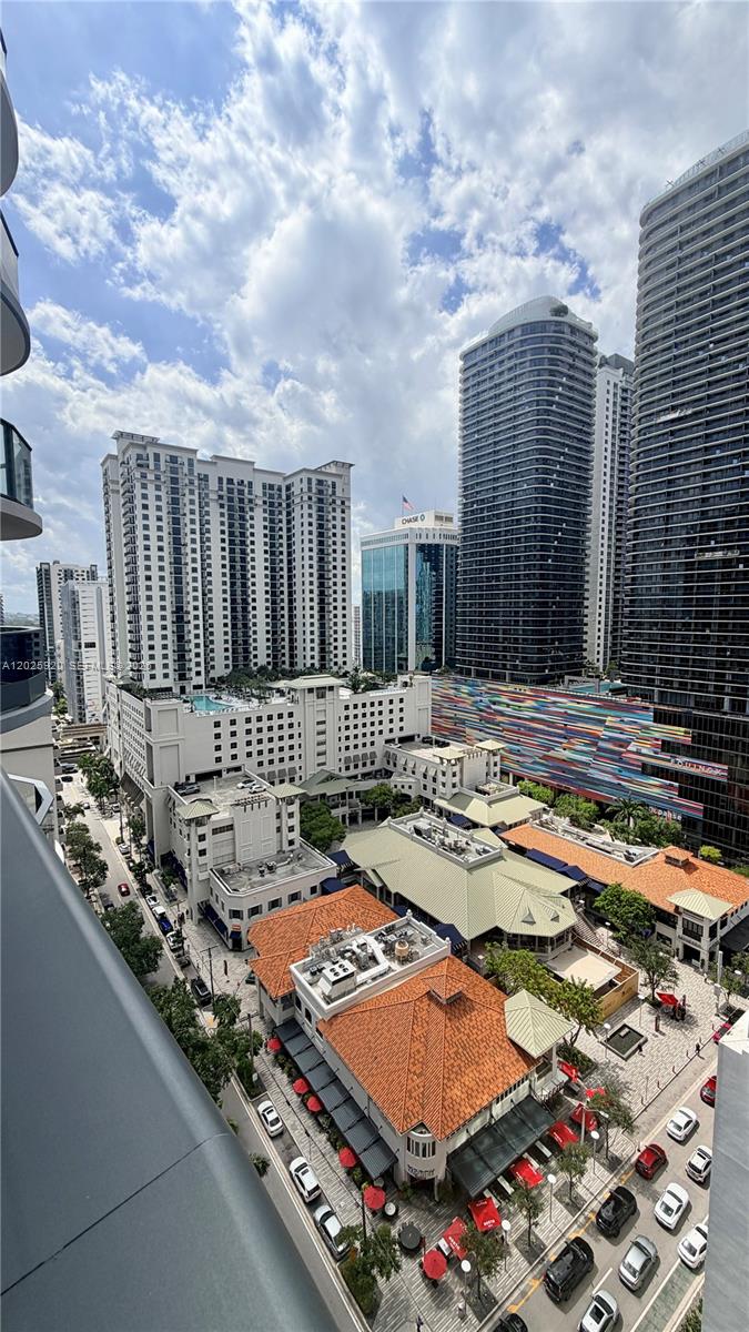 1000 Brickell #2014, Miami FL 33131