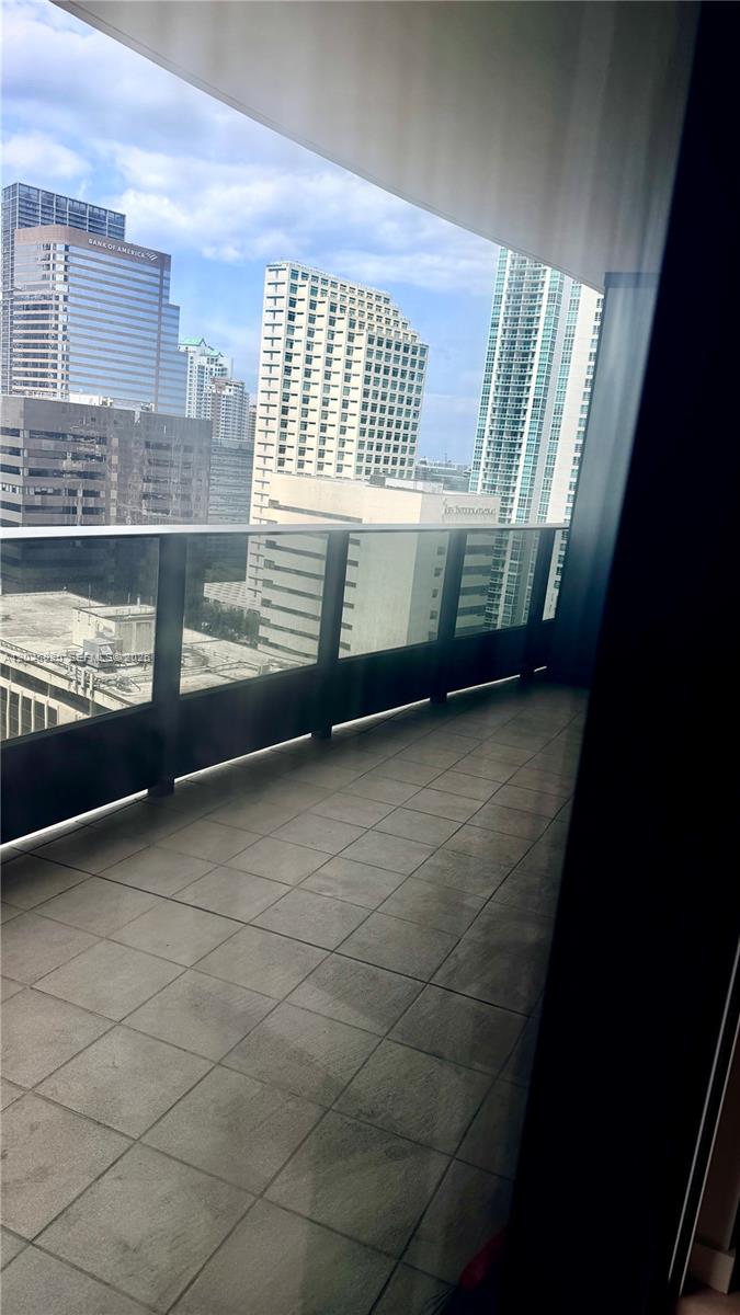 1000 Brickell #2014, Miami FL 33131