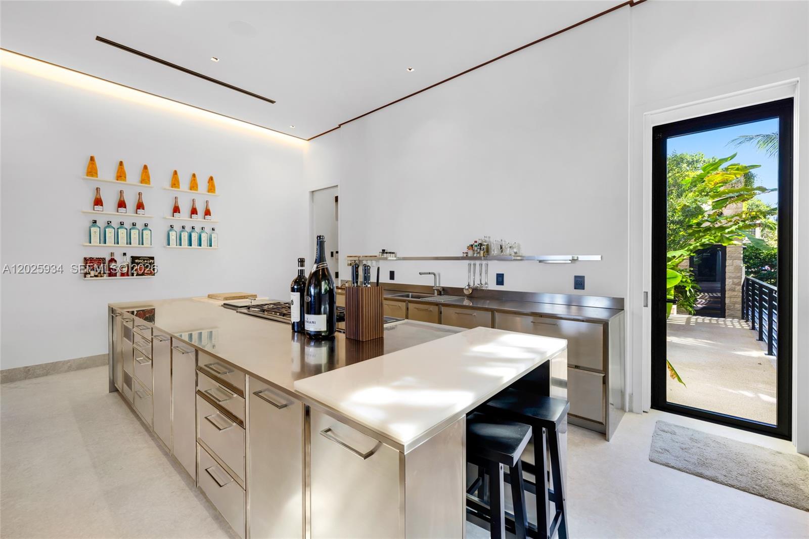 200 W Rivo Alto Dr, Miami Beach FL 33139