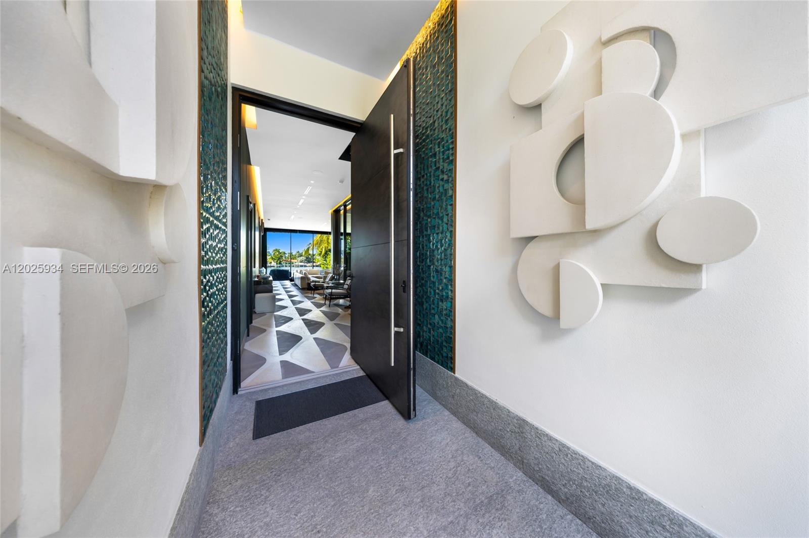 200 W Rivo Alto Dr, Miami Beach FL 33139