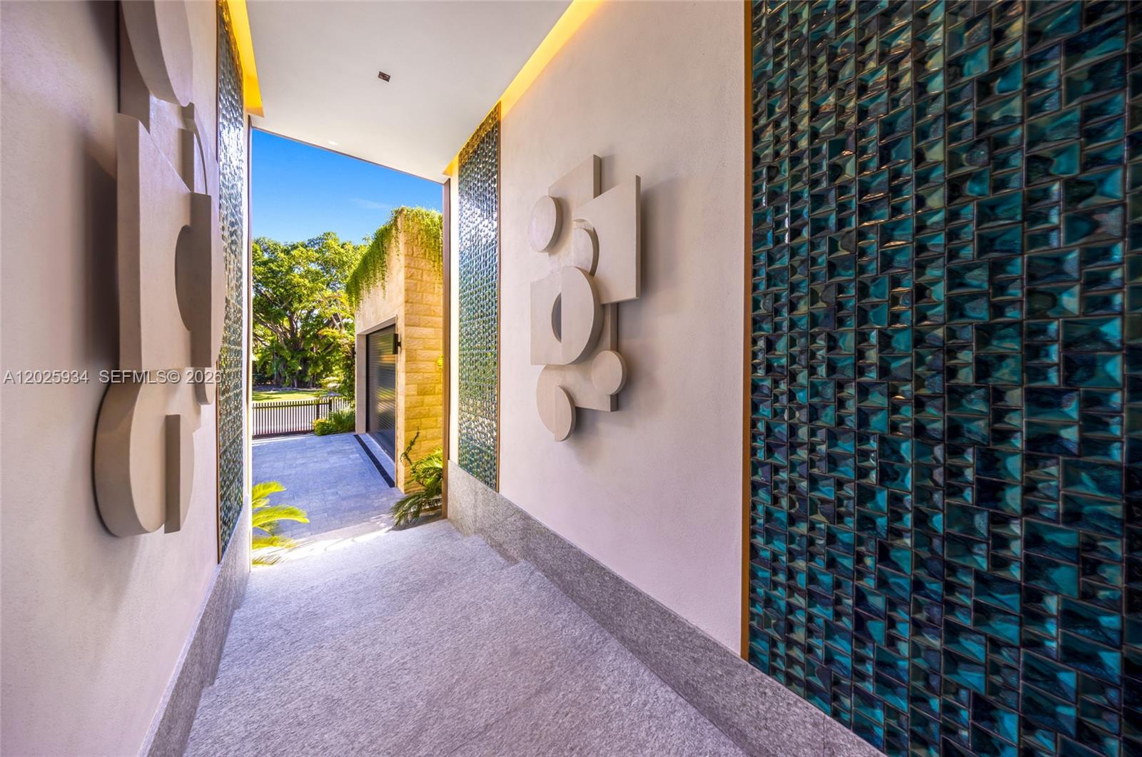 200 W Rivo Alto Dr, Miami Beach FL 33139