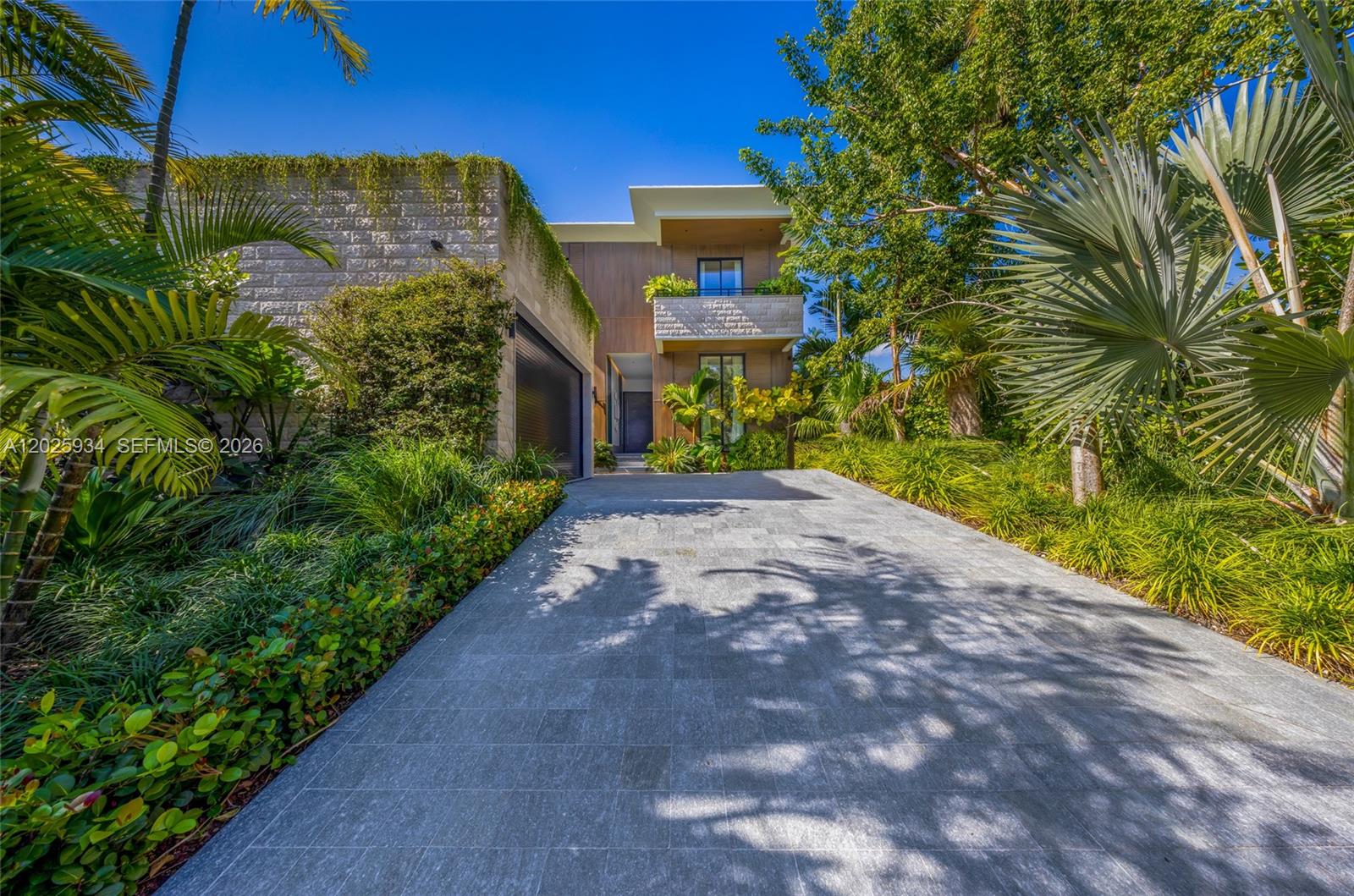 200 W Rivo Alto Dr, Miami Beach FL 33139