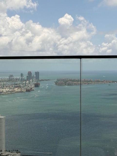 1000 Brickell Plz #2104, Miami FL 33131