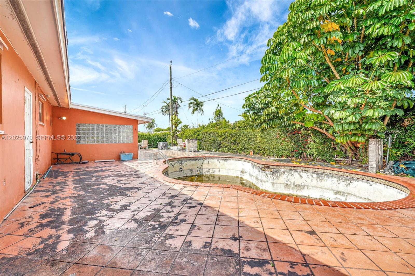 5065 SW 90th Ct, Miami FL 33165