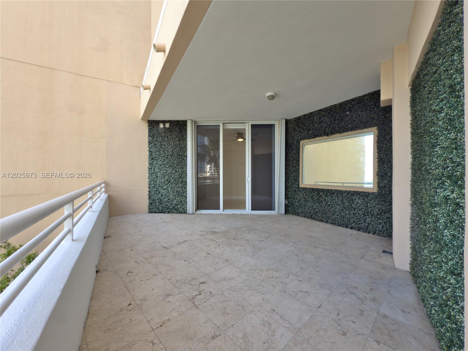 848 Brickell Key Dr #306, Miami FL 33131