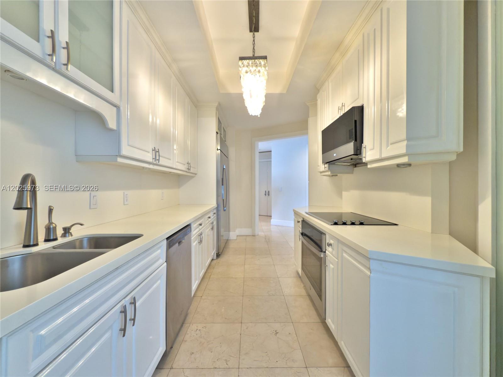 848 Brickell Key Dr #306, Miami FL 33131
