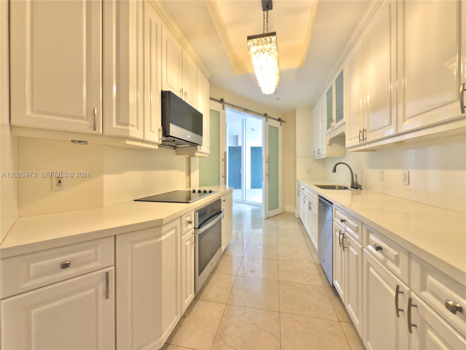 848 Brickell Key Dr #306, Miami FL 33131