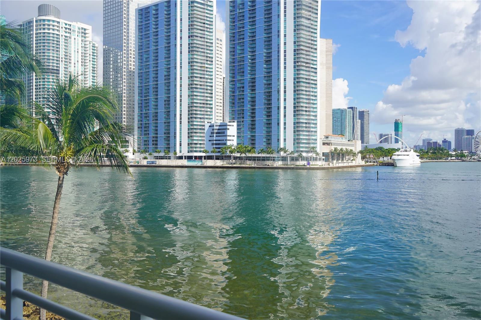 848 Brickell Key Dr #306, Miami FL 33131