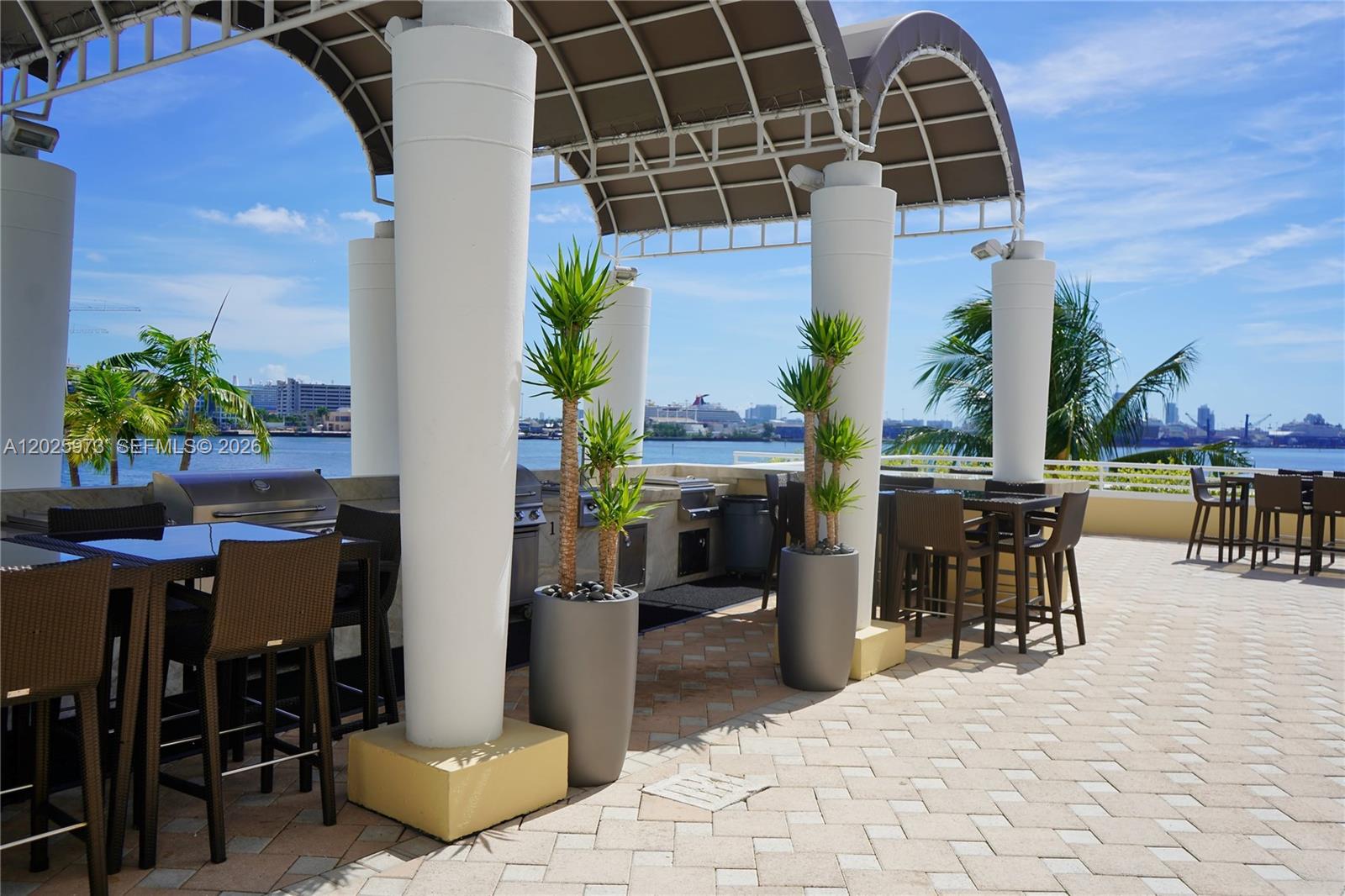 848 Brickell Key Dr #306, Miami FL 33131