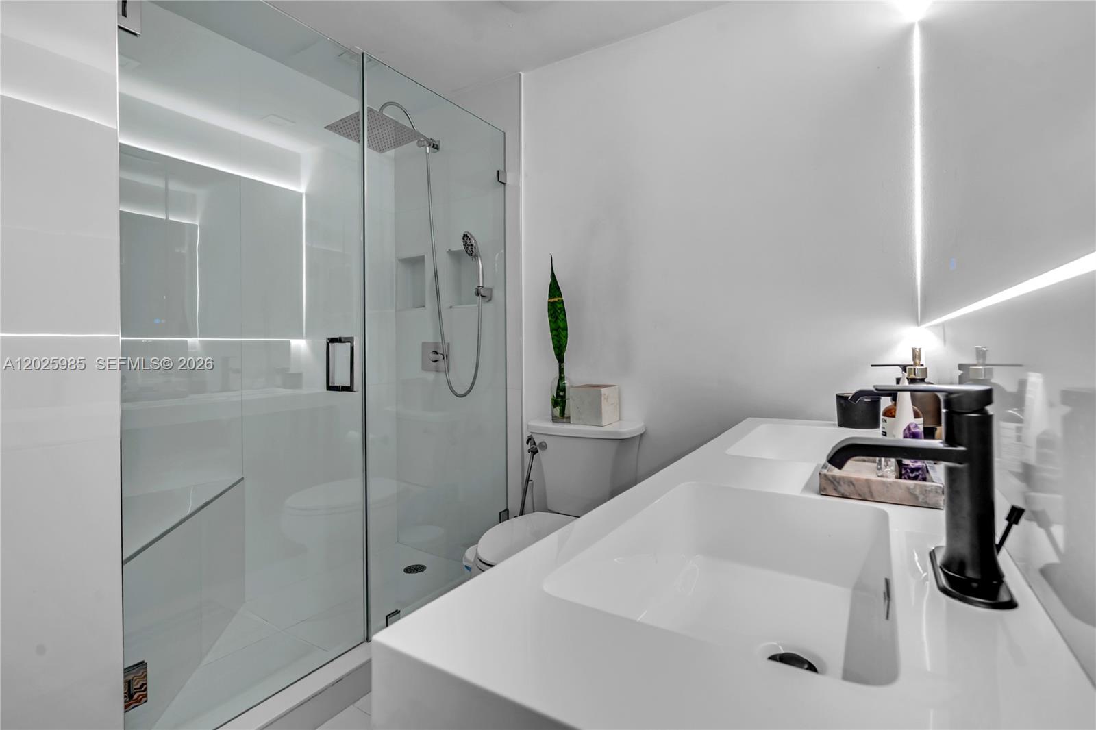 1000 West Ave #PH23, Miami Beach FL 33139