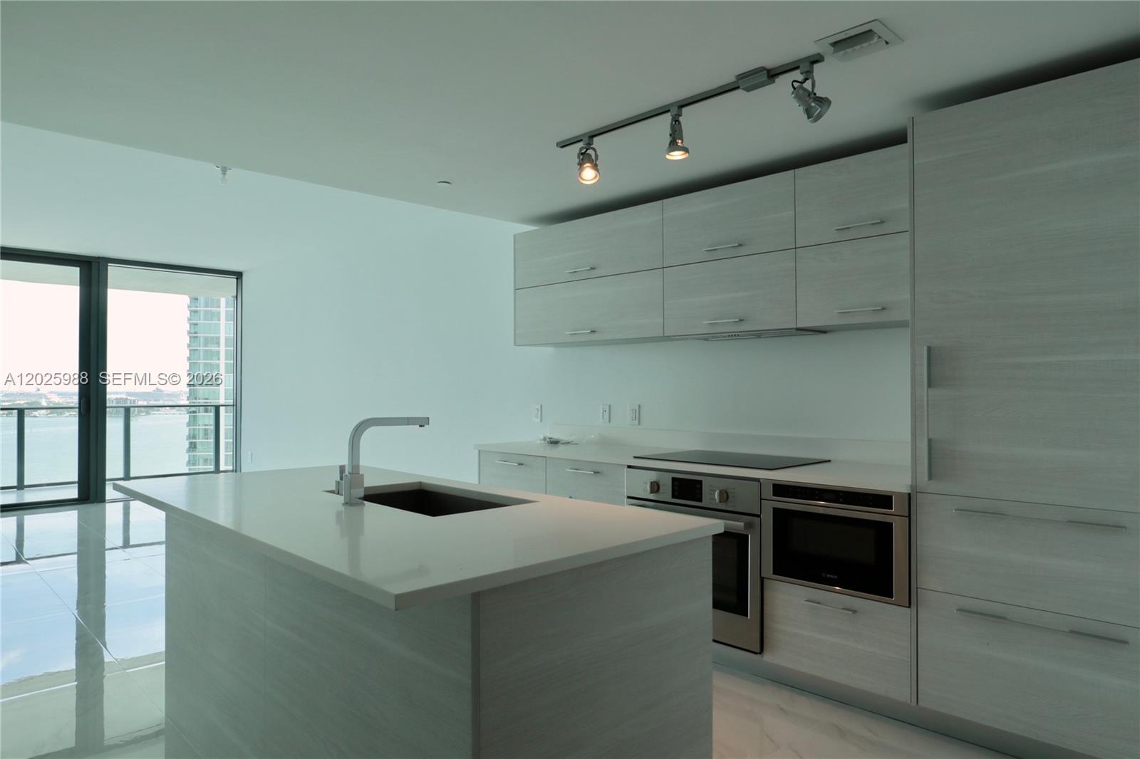 650 NE 32 #1605, Miami FL 33137