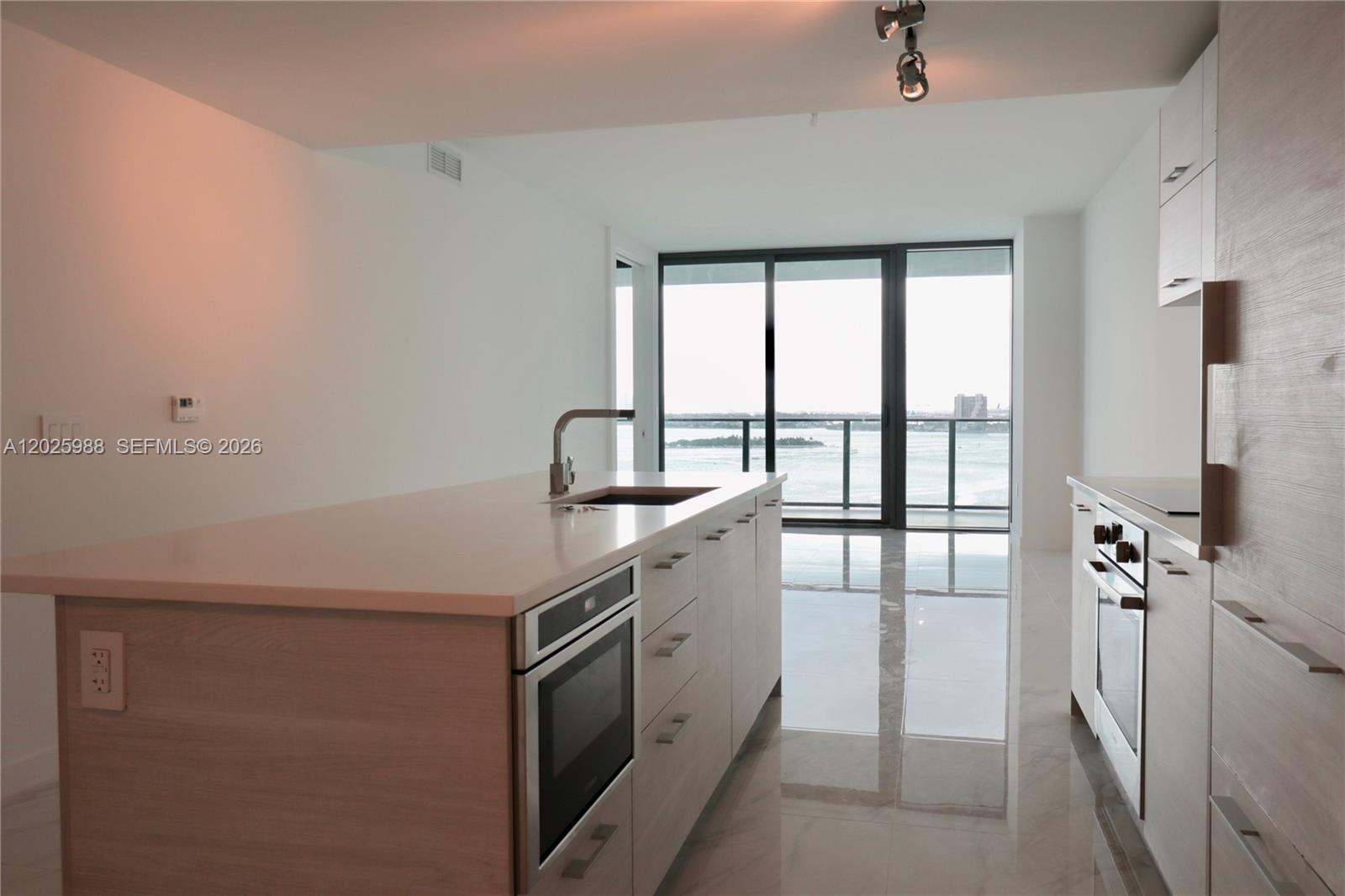 650 NE 32 #1605, Miami FL 33137